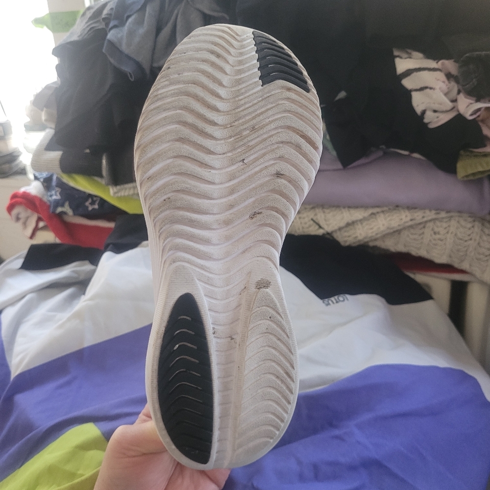 Saucony Women's Yellow Running Shoes - Picture 8 of 8